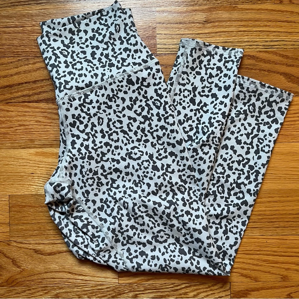Evolution and Creation animal print leggings size medium